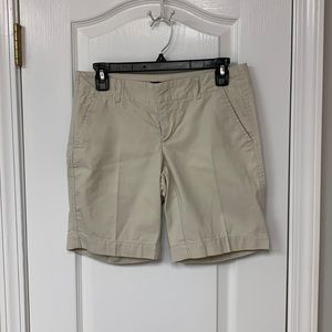 Lady’s Gap-Hadley Light Tan Shorts Size 2